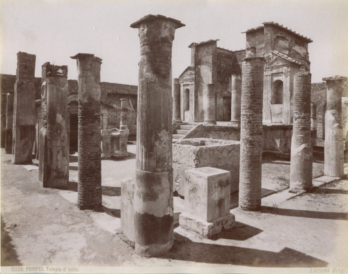 Brogi,_Giacomo_(1822-1881)_-_Pompei_-_Tempio_d'Iside_-_n._5038_-_ca._1870.jpg